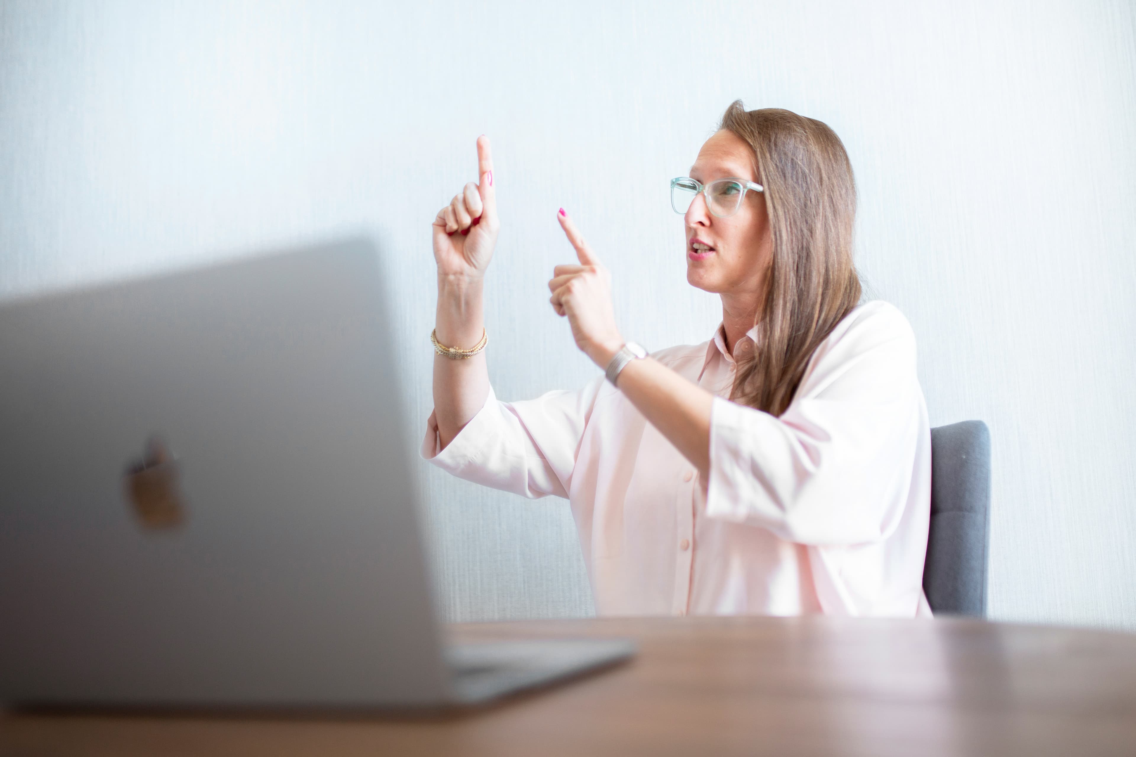 Leadership Voice™ — Autorski program coachingu językowego i empatycznej komunikacji w biznesie
